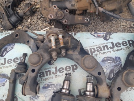 Рычаг передний левый нижний 48069-35081 TOYOTA HILUX SURF
