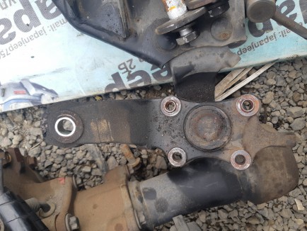 Шаровая опора нижняя левая 43340-39325 43340-39465 TOYOTA HILUX SURF